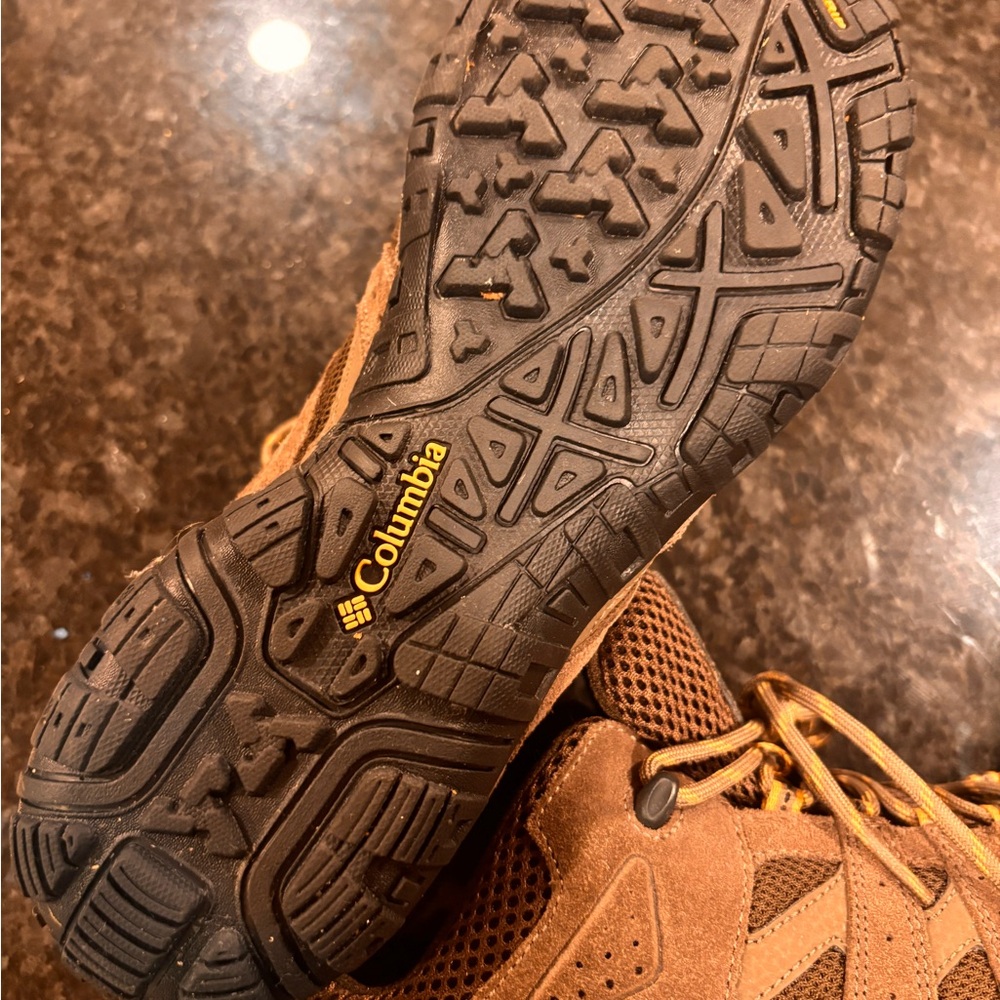 Men’s Columbia Brown Hiking Boots “Redmond” - Picture 4 of 11